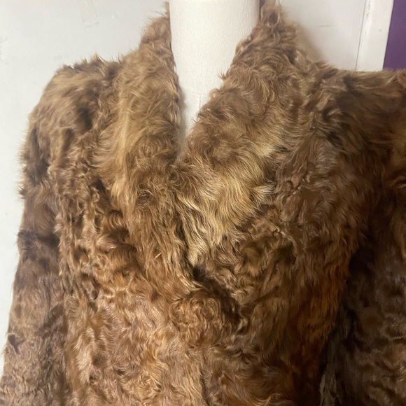 Vintage 80s/90s Astrakhan Karakul
Persian Lamb Fur Coat M/L - Fur
Button & Pads - Picture 12 of 12